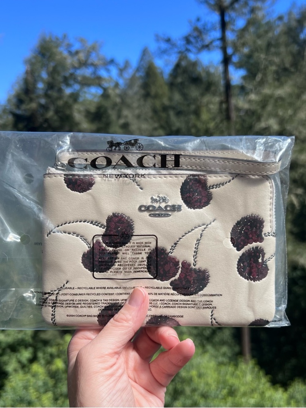 COACH Corner Zip Leather Wristlet With Cherry Print DCF05 NWT AUTHENTIC